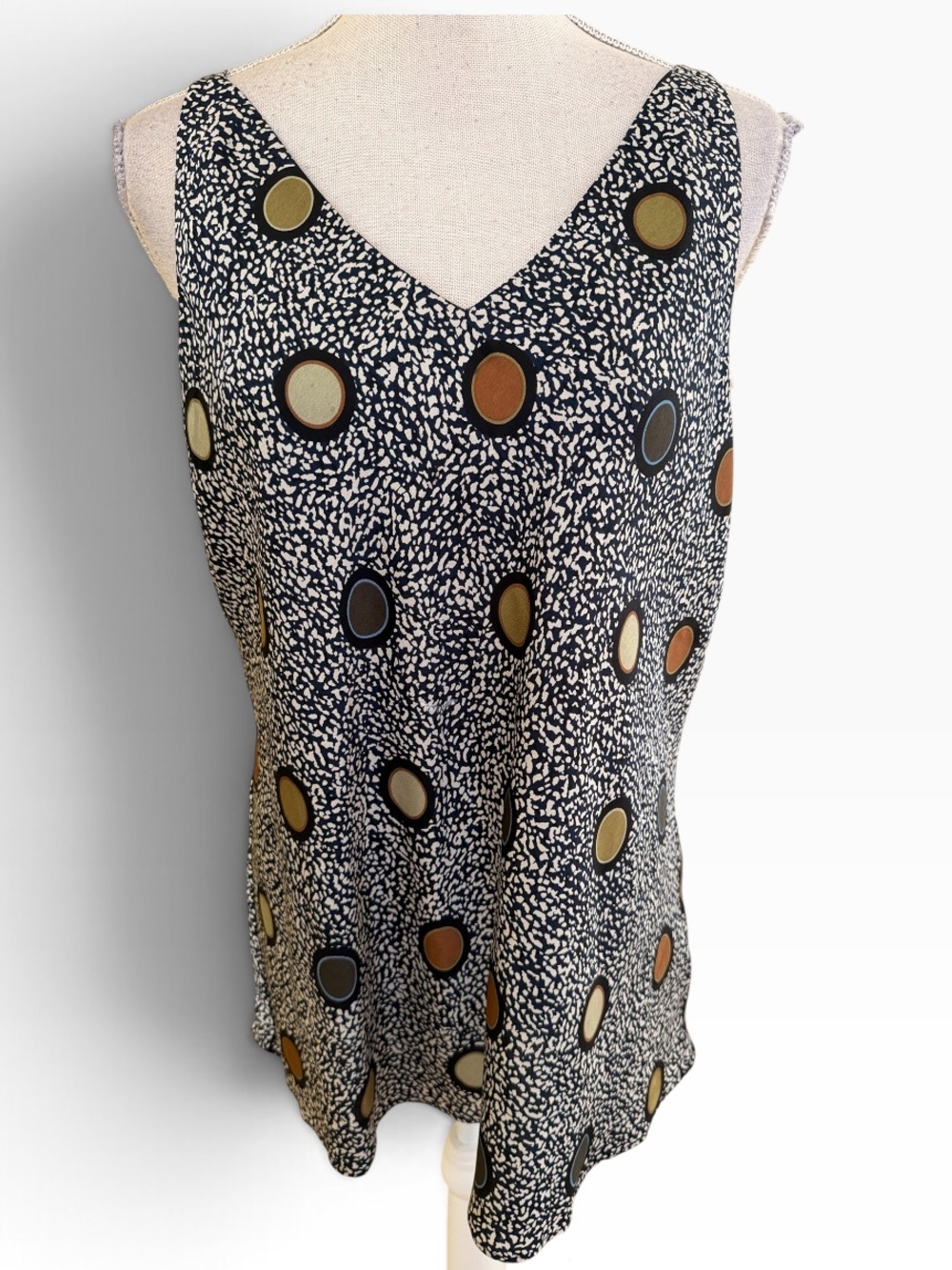 Nic + Zoe Sleeveless V-Neck Polka Dot Print Top in Navy/BlackMulti L